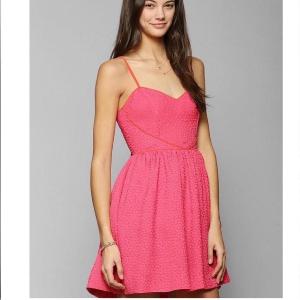 Urban Outfitters Cooperative Pink Queen of Hearts mini Dress sz Small